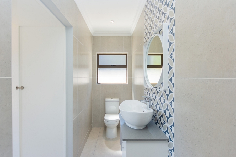 5 Bedroom Property for Sale in Country Club Western Cape